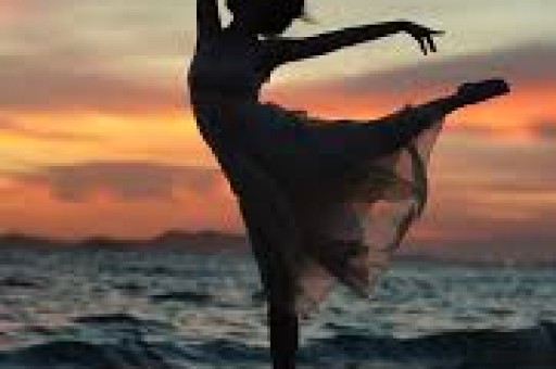 央视曝光！又一假洋品牌收割老百姓一年卖出260万瓶！