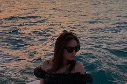 阿Sa蔡卓妍被传婚变官宣结婚仅二十天网友扒出含泪照片出处